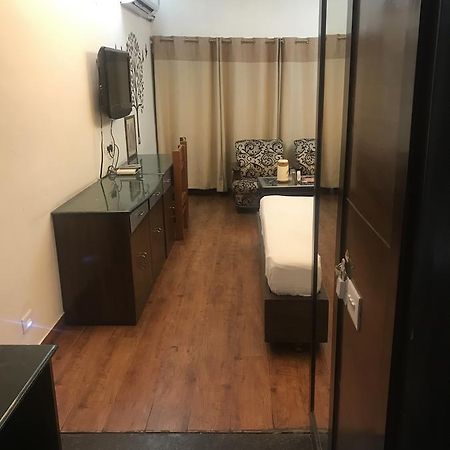 Hotel Amar Chandigarh Exterior photo