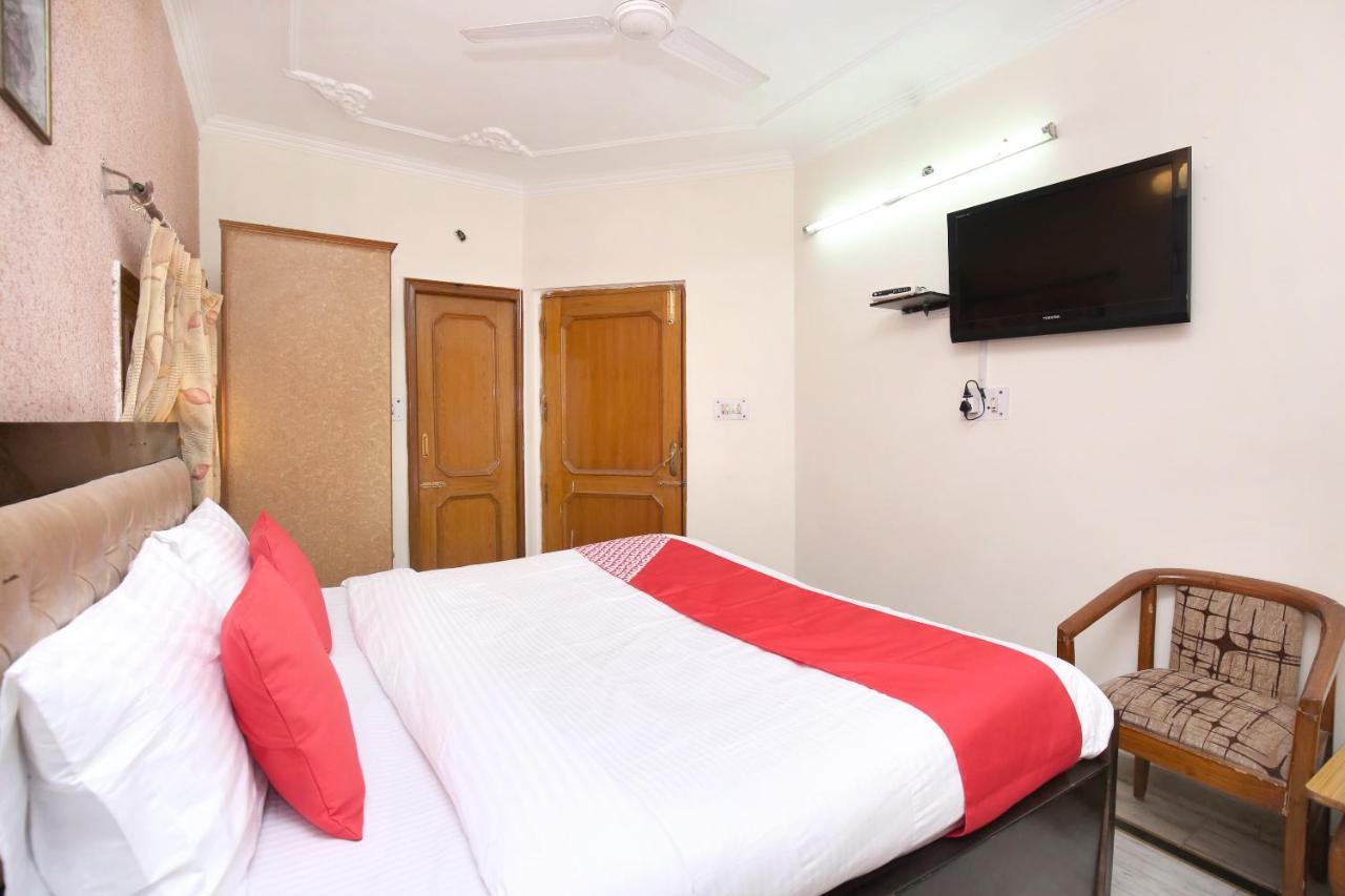 Hotel Amar Chandigarh Exterior photo